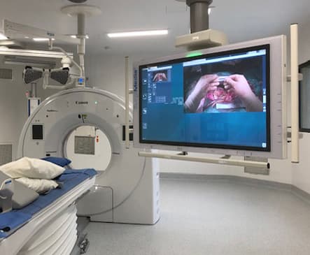 XXL 4K in hybrid OR-compatible room setup